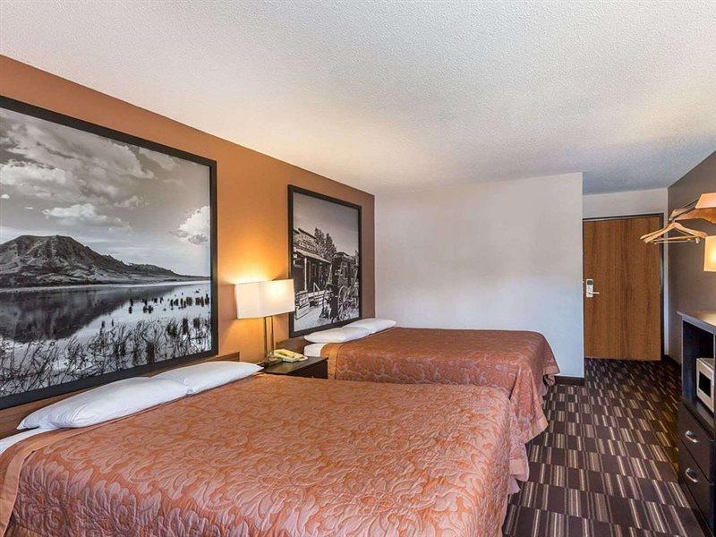 Super 8 By Wyndham Madison Hotel Exterior photo